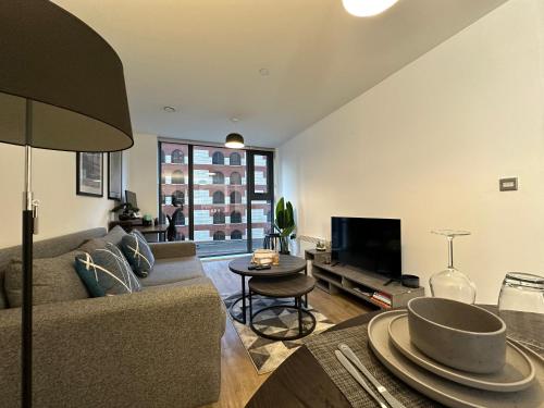 Cozy City Centre Apartment with Free Gym and Free Coffee — 4-Star Luxury Hotel in Birmingham, United Kingdom