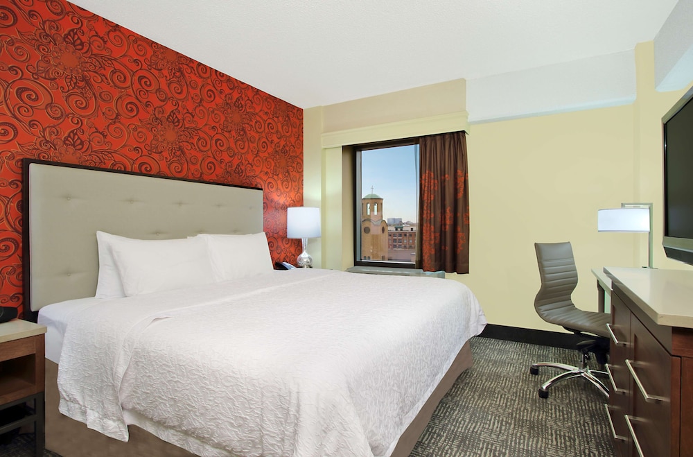 Hampton Inn & Suites Columbus Downtown - photo 28