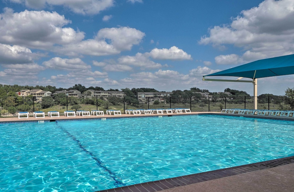 Modern Lake Travis Haven with Resort Amenities - photo 25