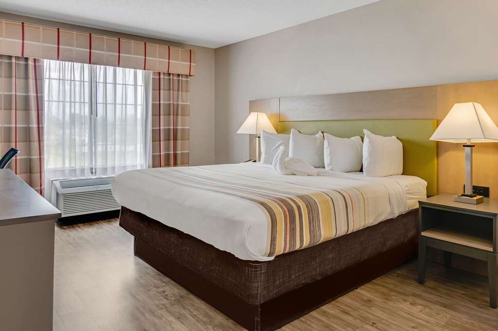 Country Inn & Suites by Radisson Grand Rapids Airport MI - photo 18
