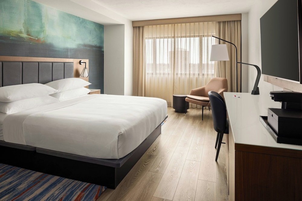 Oshkosh Marriott Waterfront Hotel Convention Center — Oshkosh
