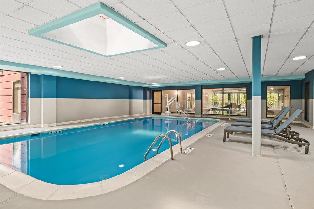 Hampton Inn Elkton - photo 27