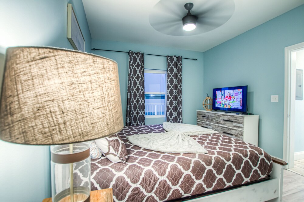 Laketown Wharf Resort by Aneliya's Rentals - photo 116