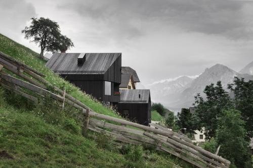 Chalet La Pedevilla — 4-Star Luxury Hotel in Maleo, Italy