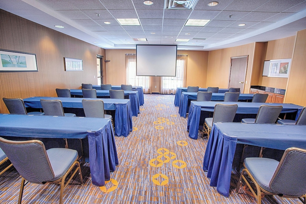 Courtyard by Marriott Fargo Moorhead MN - photo 25