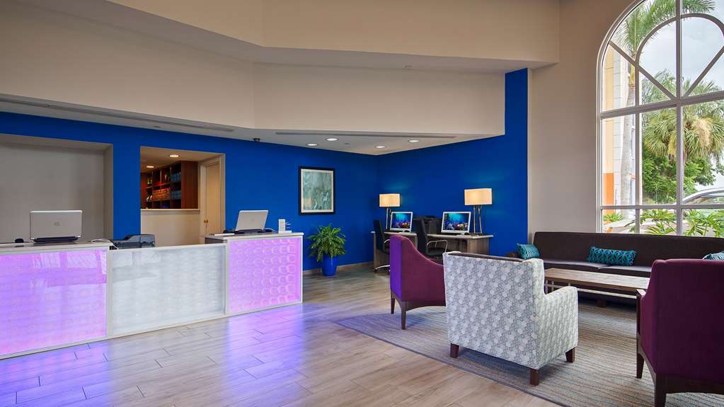 Best Western Fort Myers Inn & Suites - photo 4