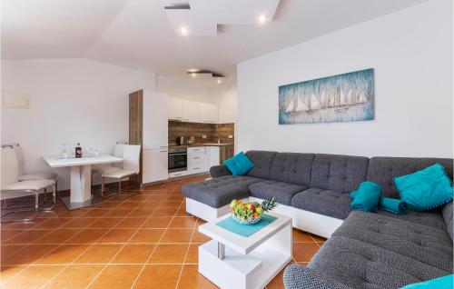 Amazing Apartment In Pavicini With Wifi — 4-Star Luxury Hotel in Marcana, Croatia