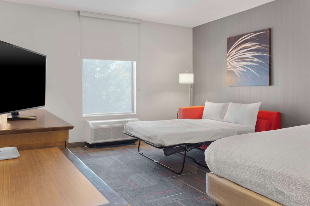 Hampton Inn & Suites Columbus Scioto Downs - photo 8