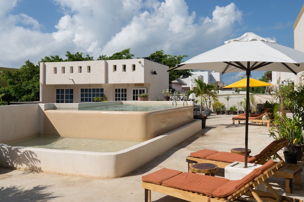 Rooftop pool