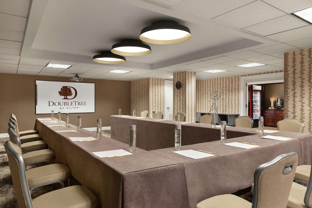 Doubletree by Hilton McLean Tysons - photo 54