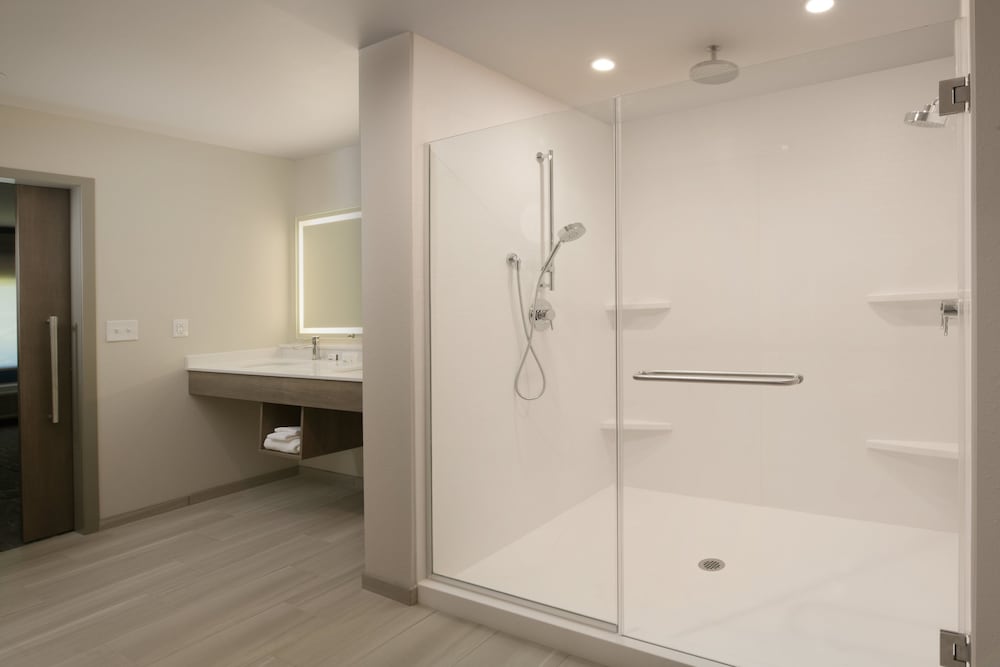 Holiday Inn Express & Suites Williamstown Glassboro by IHG - photo 18