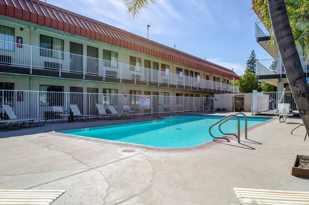 Studio 6 Fresno CA Extended Stay - photo 27