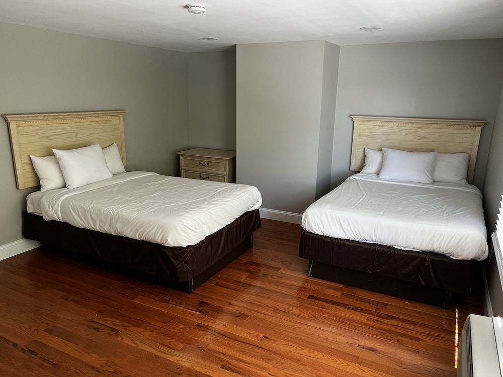 Captains Quarters Motel & Conference Center - photo 12