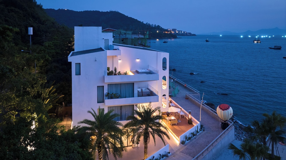Miyue Shenzhen Monet Garden Seaview Resort — 4-Star Luxury Hotel in Shenzhen, People's Republic of China