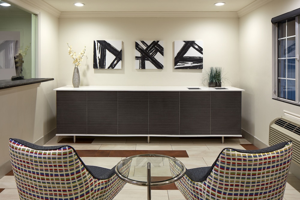 Studio Inn and Suites at Promenade Downey - photo 10