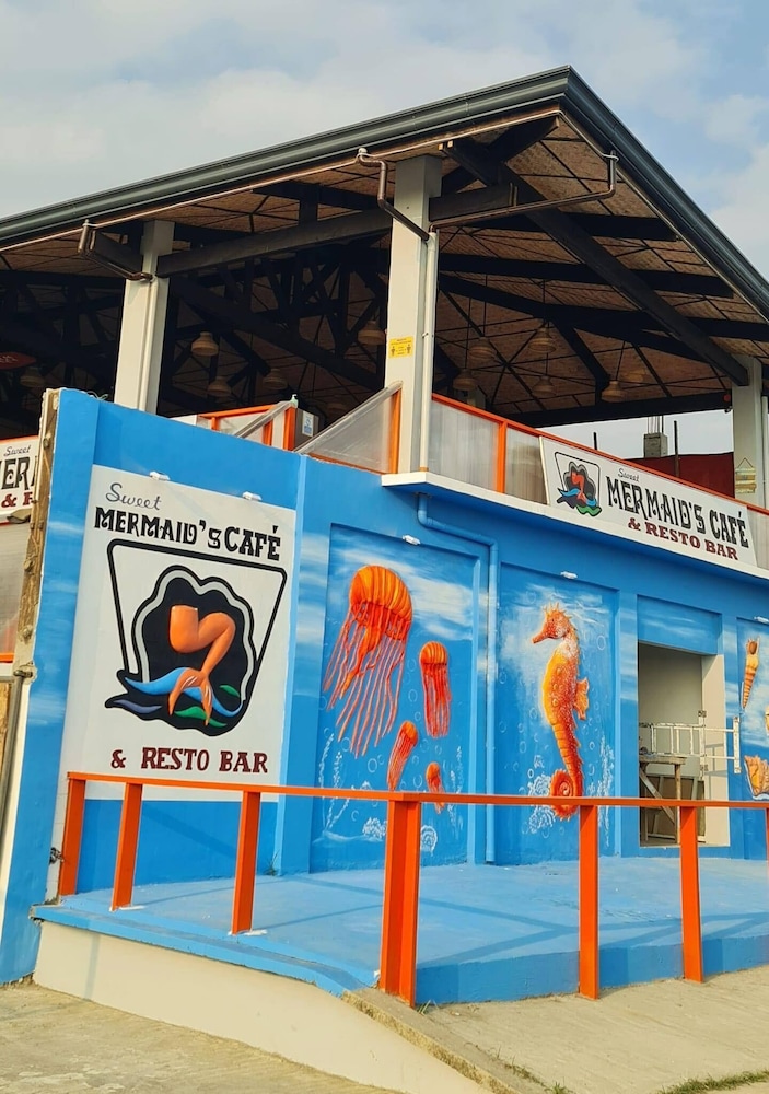 Sweet Mermaids Hotel and Restobar — hotel in Lingayen
