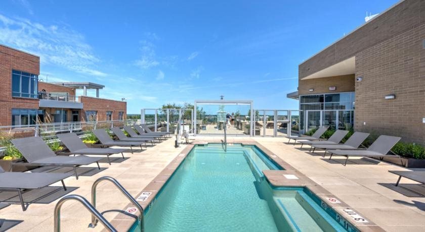 Global Luxury Suites At - photo 17