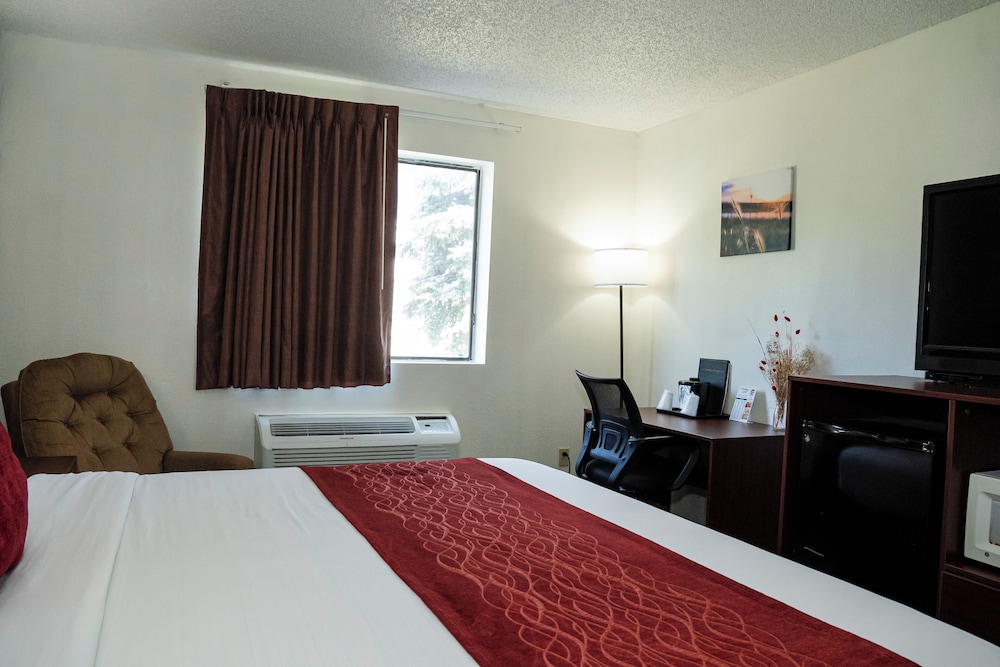 Victorian Inn & Suites - photo 18