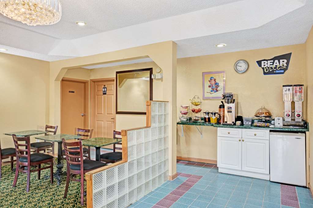 Travelodge by Wyndham Forest Park Atlanta South - photo 14