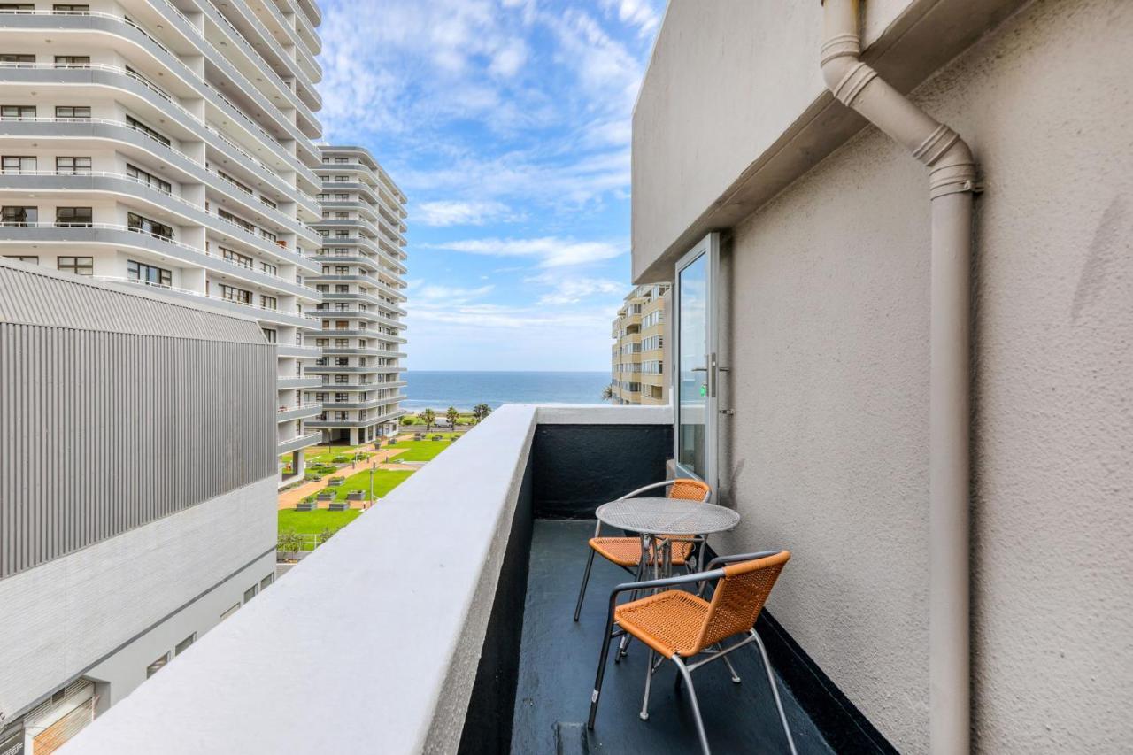 Backup Power Trendy 2 Bed Balcony Apartment — 4-Star Luxury Hotel in Cape Town, South Africa