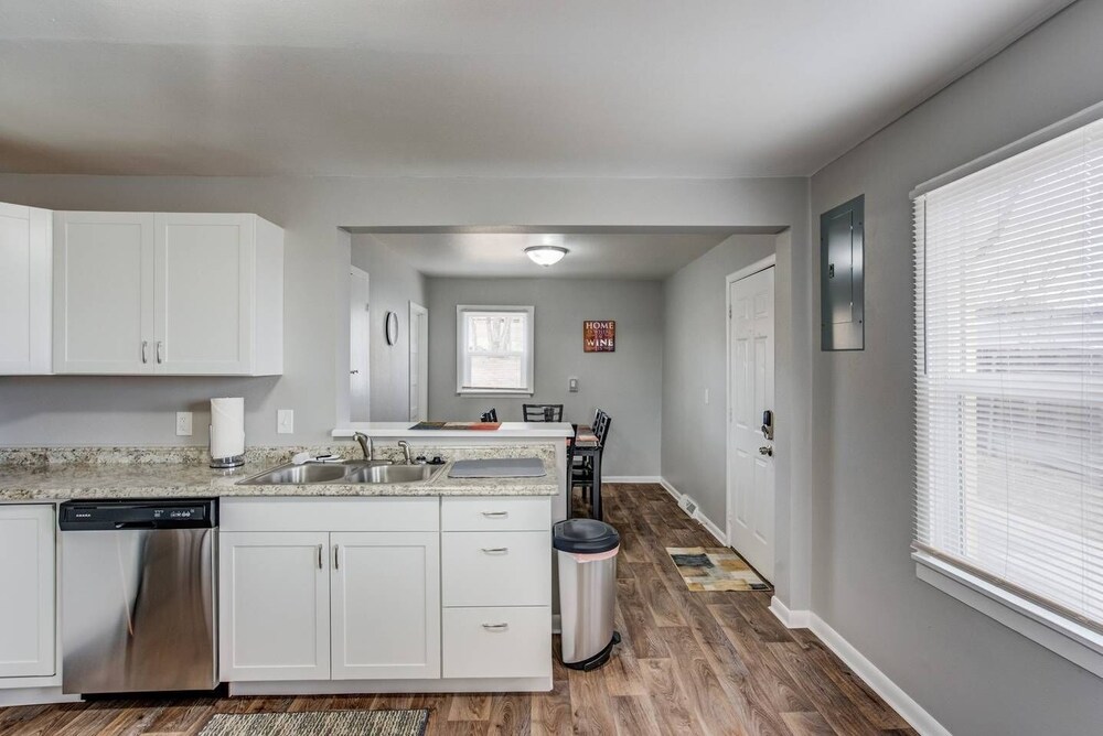 2BR Olympic Training Center Dog friendly - photo 14