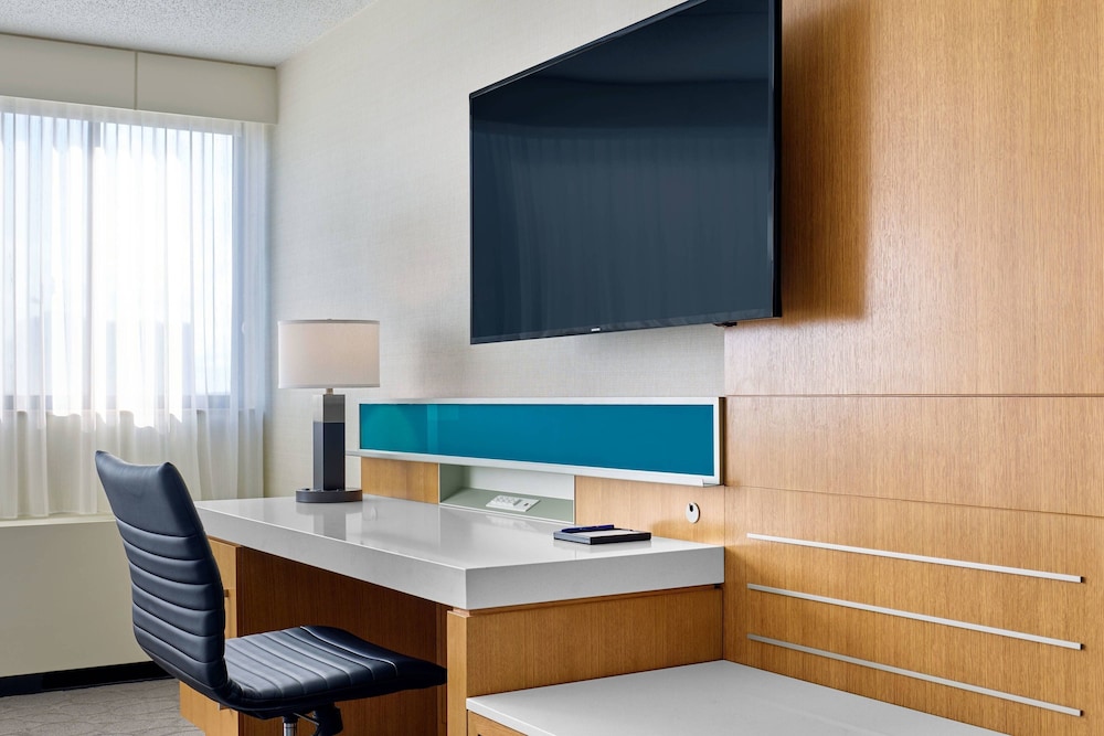 Delta Hotels by Marriott Muskegon Convention Center - photo 8