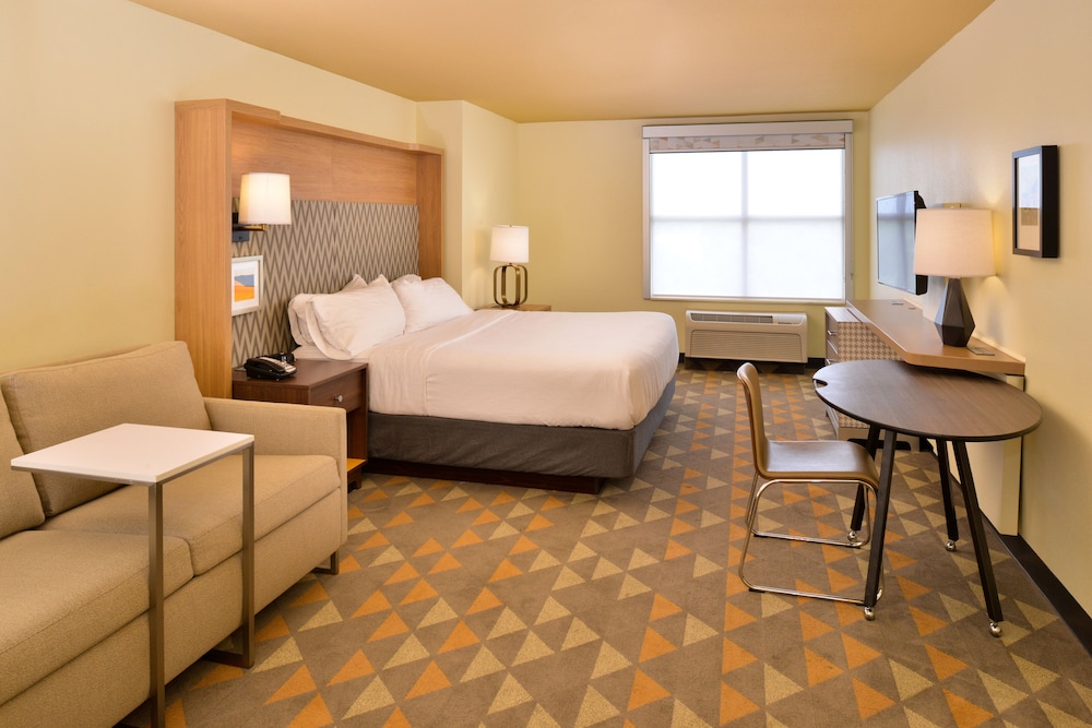 Holiday Inn Kansas City Airport by IHG - photo 24