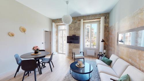 Aparthotel Riviera Balcon Barla Old Port Place Du Pin in Nice, France