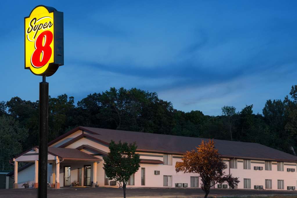 Super 8 by Wyndham Algona - featured photo