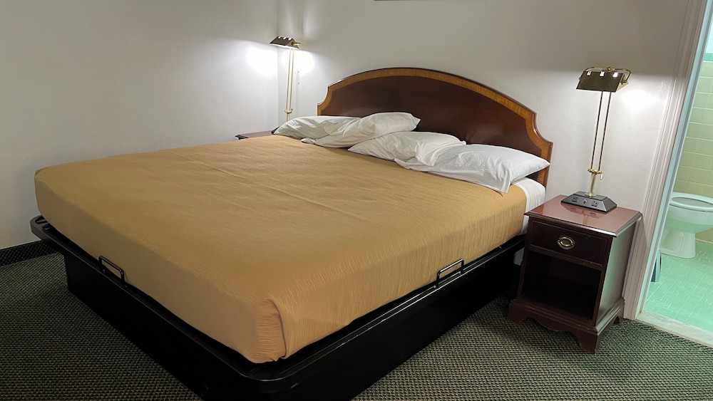 Relax Inn Altoona - photo 44