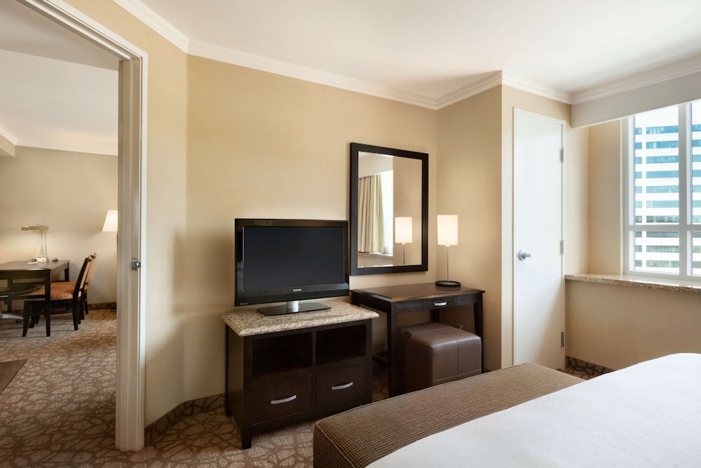 Embassy Suites Los Angeles Glendale - photo 7