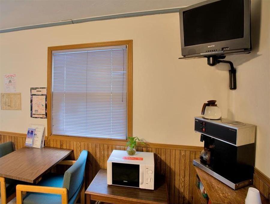 Americas Best Value Inn Murphysboro Carbondale - photo 9