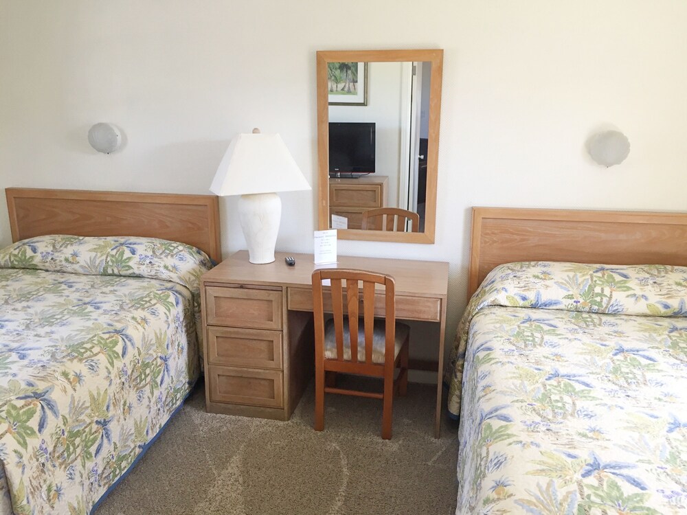 Surf Studio Beach Resort - photo 10