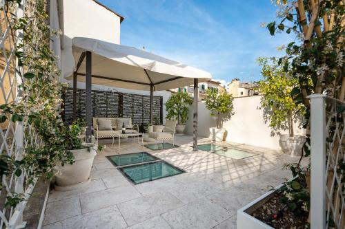 Via Del Campuccio 72 300 Sqm Luxurious with Parking And Private Terrace Florence Charming Apartments — 4-Star Luxury Hotel in Florence, Italy