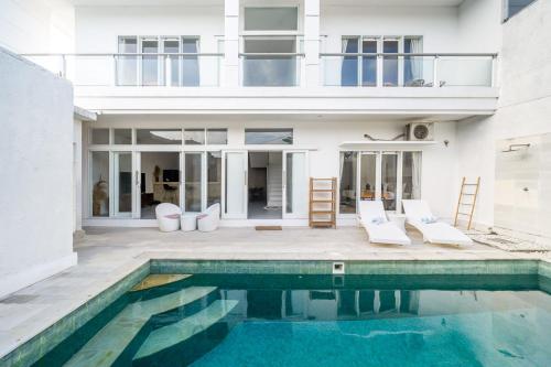 New 3BR Villa in Canggu — 4-Star Luxury Hotel in Canggu, Indonesia
