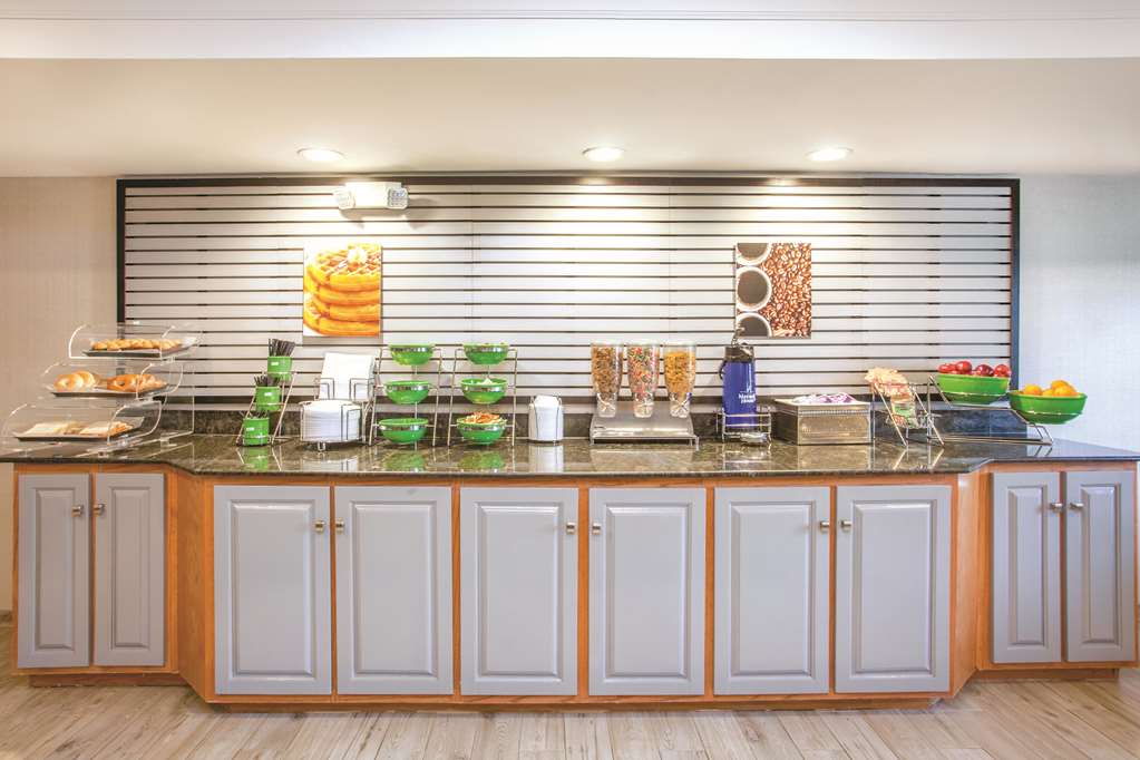 La Quinta Inn by Wyndham Richmond South - photo 25