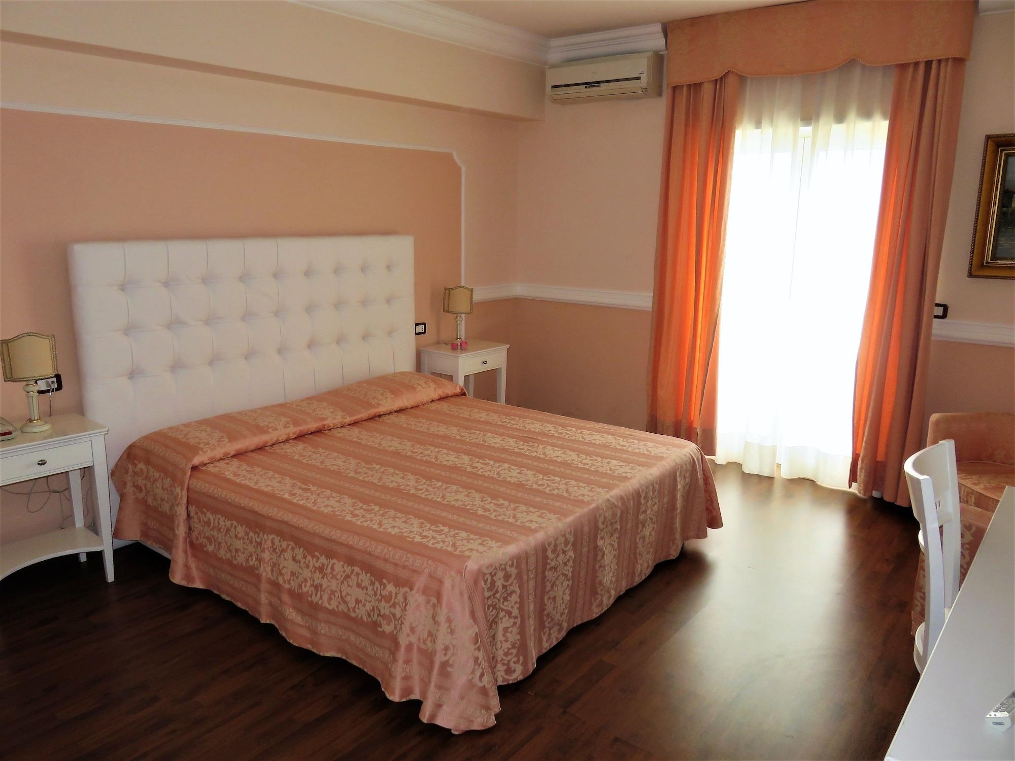 Bouganville Palace — hotel in Belvedere Marittimo