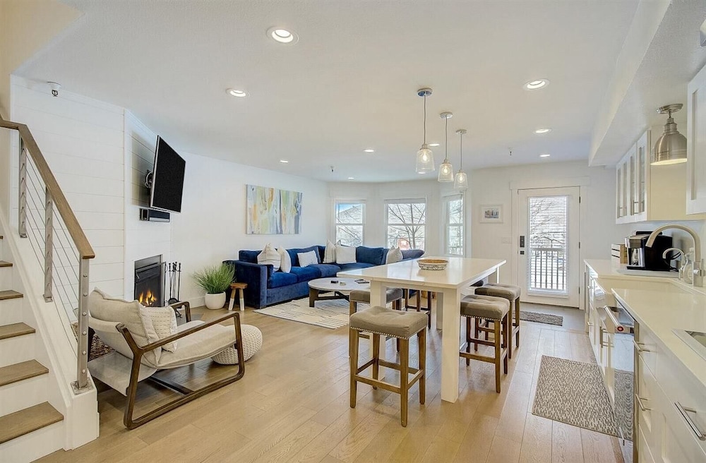 Powder Ridge Skier’s Retreat by Avantstay Large Modern Home Close to Park City Resort w Views in Bridgeport, United States