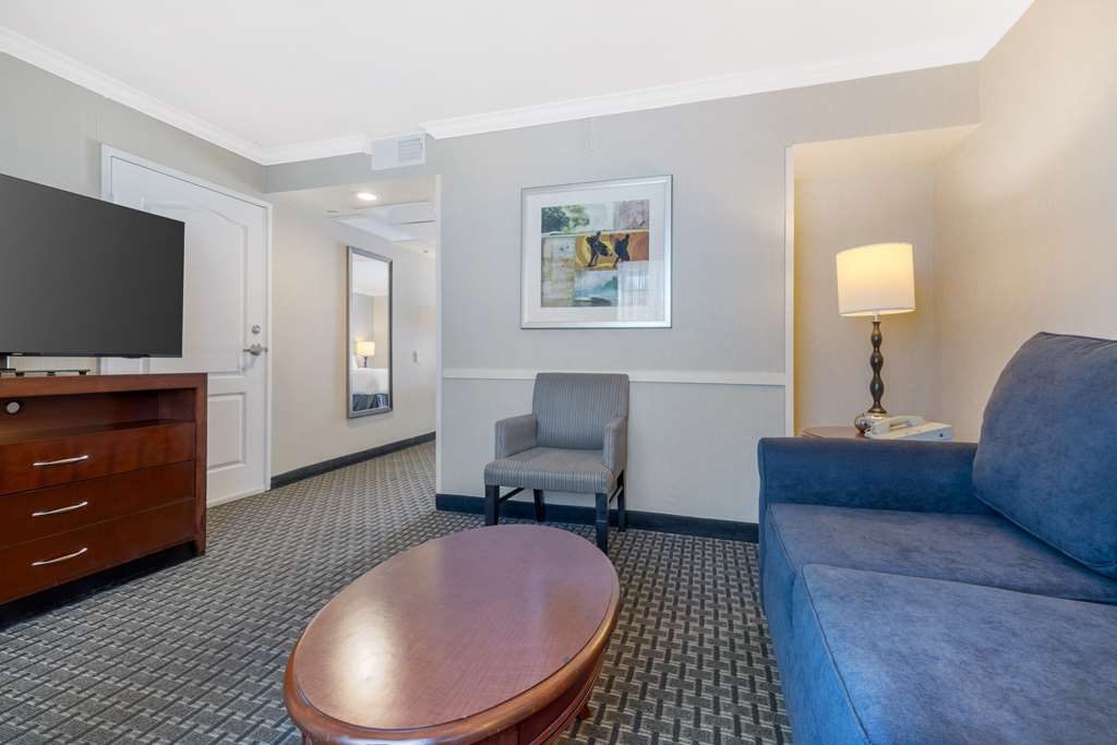 Best Western Plus Marina Shores Hotel - photo 28