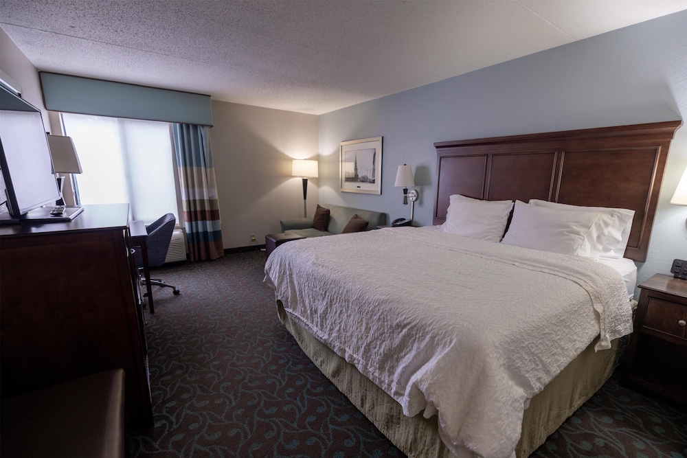 Hampton Inn Portsmouth Central - photo 29