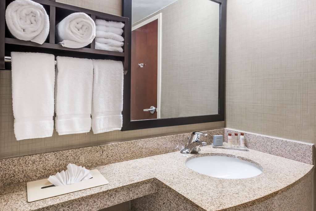 Wingate by Wyndham Springfield - photo 6