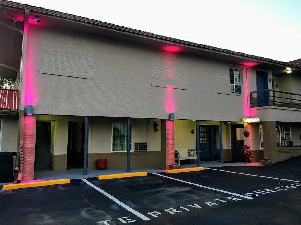 Ellijay Inn - photo 2