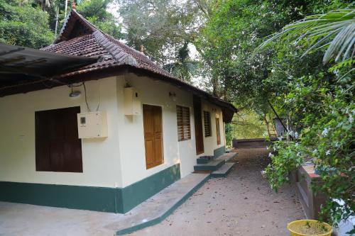 The Mana Heritage stay Chengazhimattam Mana in Kottayam, India