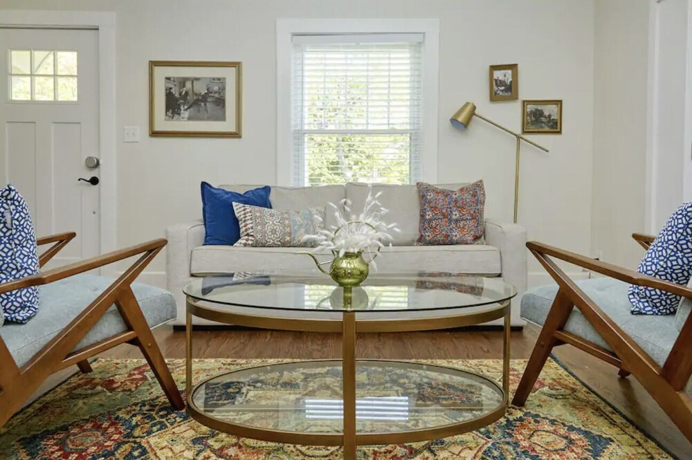 Beautiful 5BR Close to Downtown Prime Derby House — 4-Star Luxury Hotel in Louisville, United States