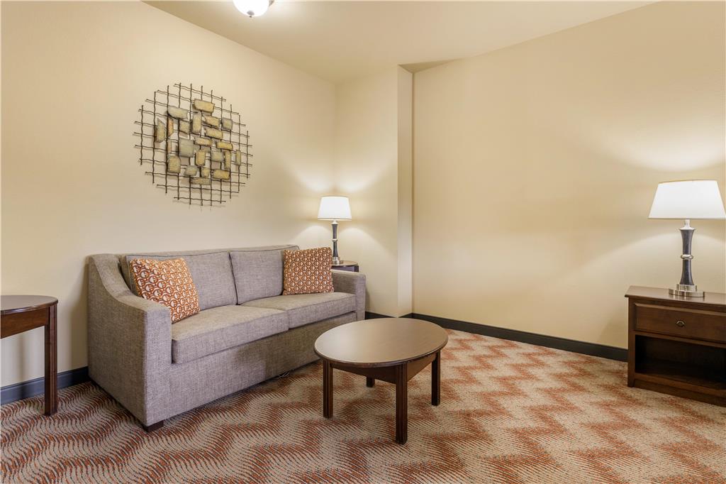Best Western Plus Cimarron Hotel & Suites - photo 34