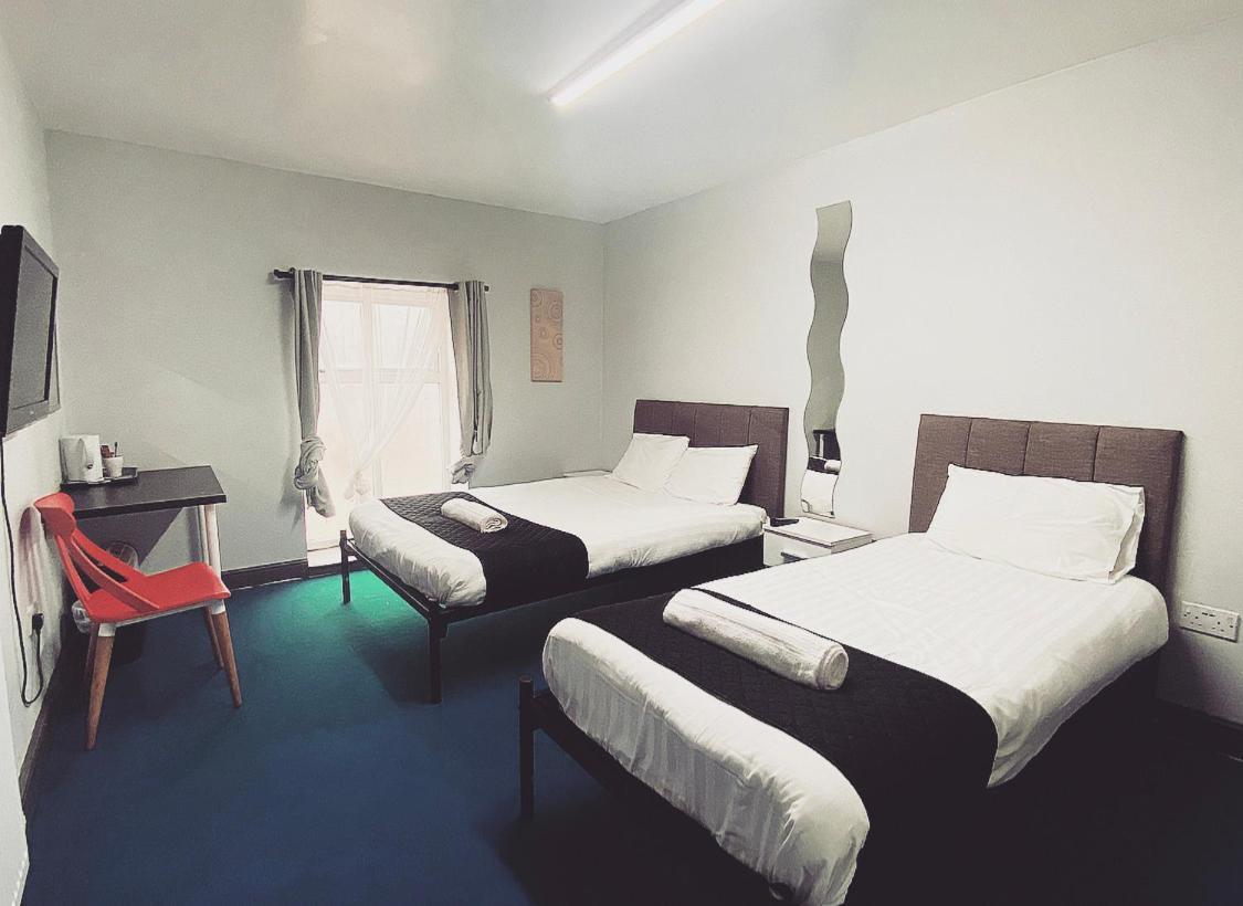 Best Deal Kings Hotel — Blackburn — photo 4