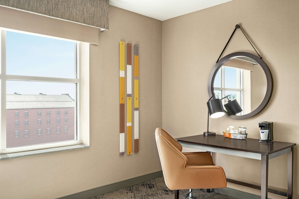 Hampton Inn Portland Downtown Waterfront - photo 11