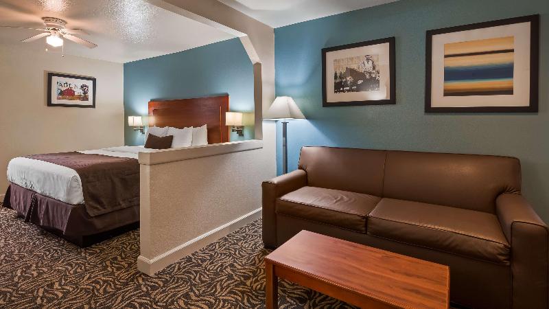 Best Western Regency Inn & Suites - photo 27