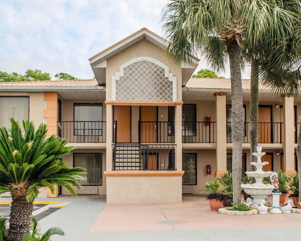 Quality Inn near Manatee Springs State Park - photo 2
