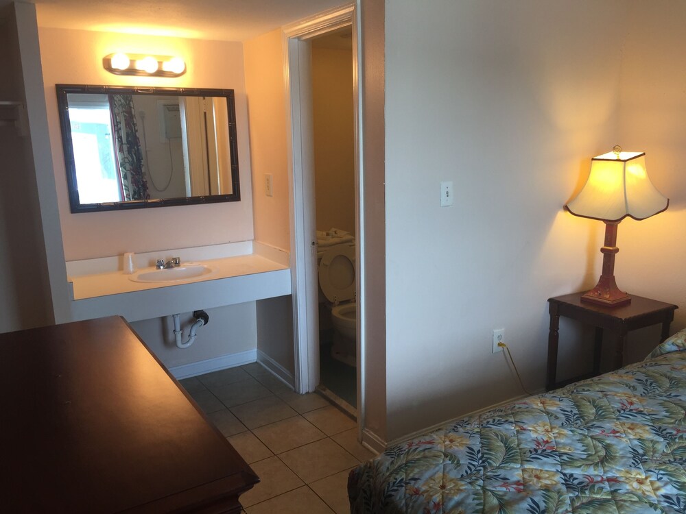 Fountainbleau Inn - photo 4